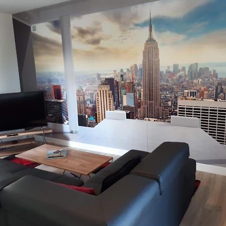 Appartement Renove Le New-York En Centre Ville - Terrasse Et Parking - Non Climatise La Roche-Chalais Zewnętrze zdjęcie