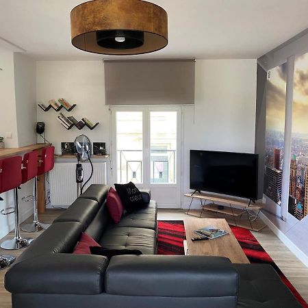 Appartement Renove Le New-York En Centre Ville - Terrasse Et Parking - Non Climatise La Roche-Chalais Zewnętrze zdjęcie