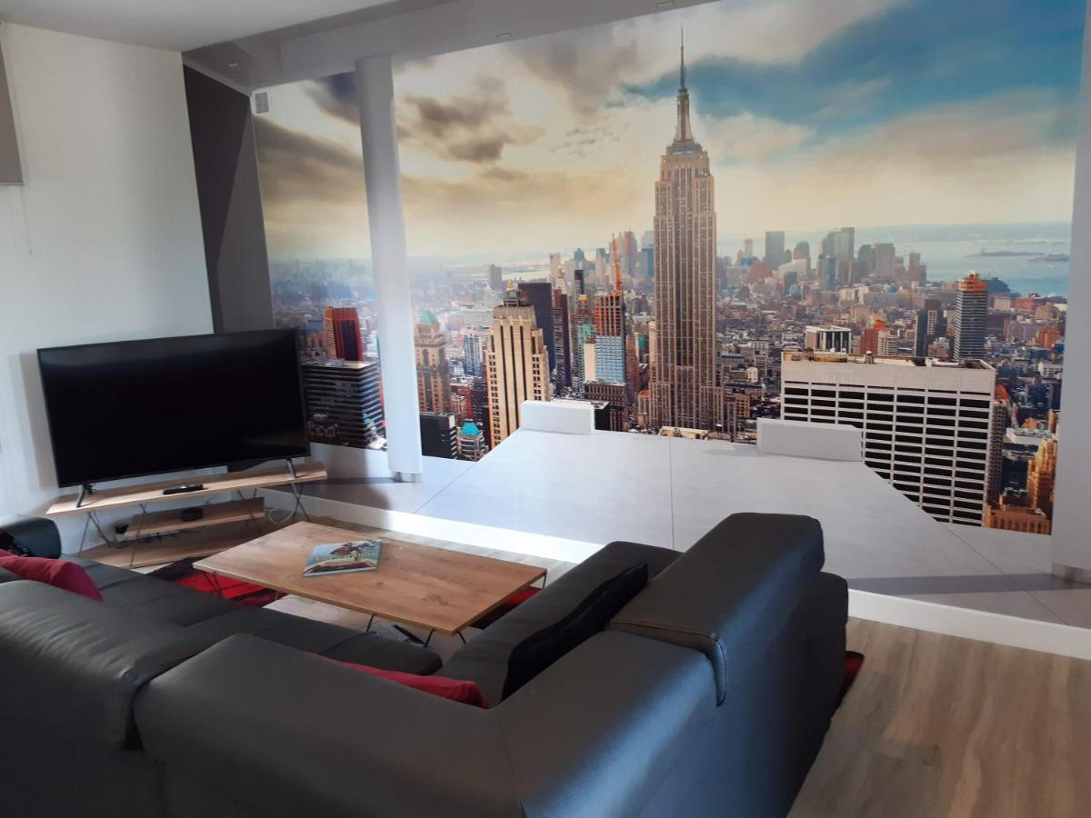 Appartement Renove Le New-York En Centre Ville - Terrasse Et Parking - Non Climatise La Roche-Chalais Zewnętrze zdjęcie