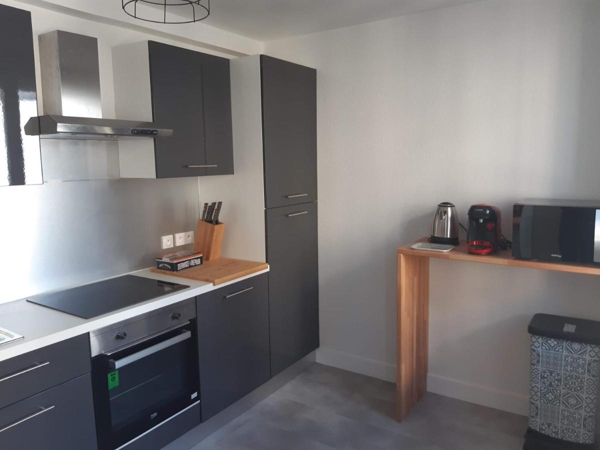 Appartement Renove Le New-York En Centre Ville - Terrasse Et Parking - Non Climatise La Roche-Chalais Zewnętrze zdjęcie